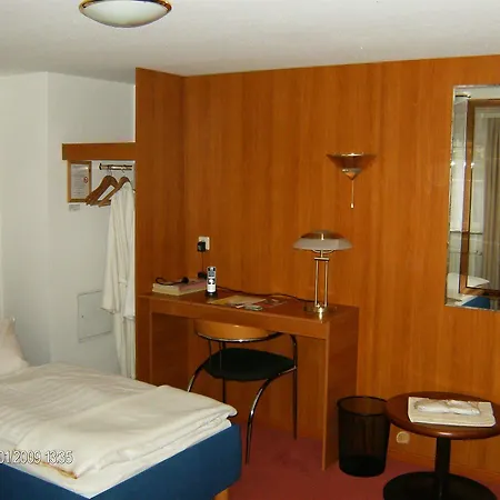 فندق Hotel Denkmal 2*