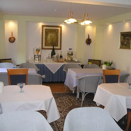 Hotel Denkmal فندق